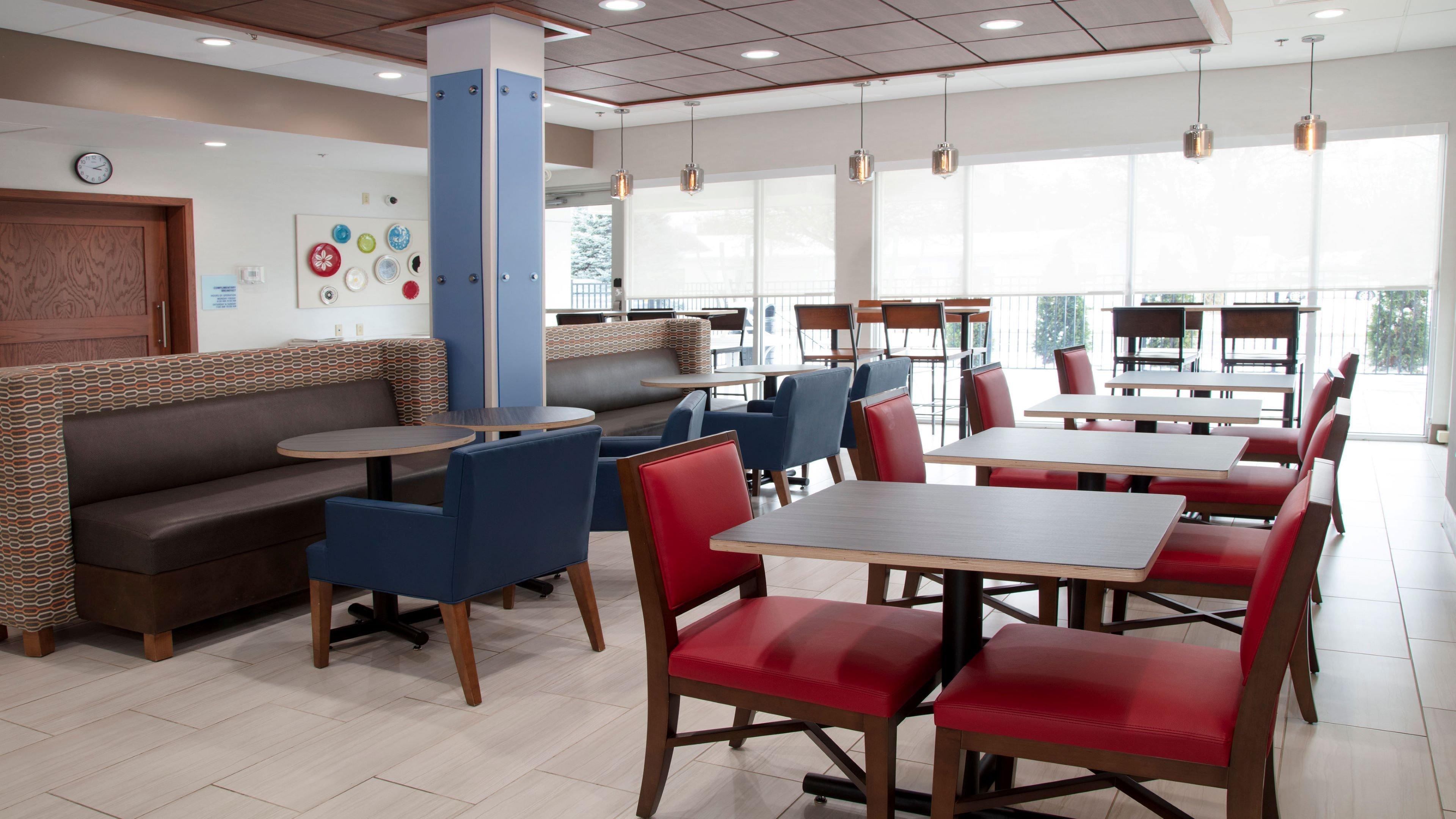 Holiday Inn Express & Suites - Marion By Ihg Buitenkant foto