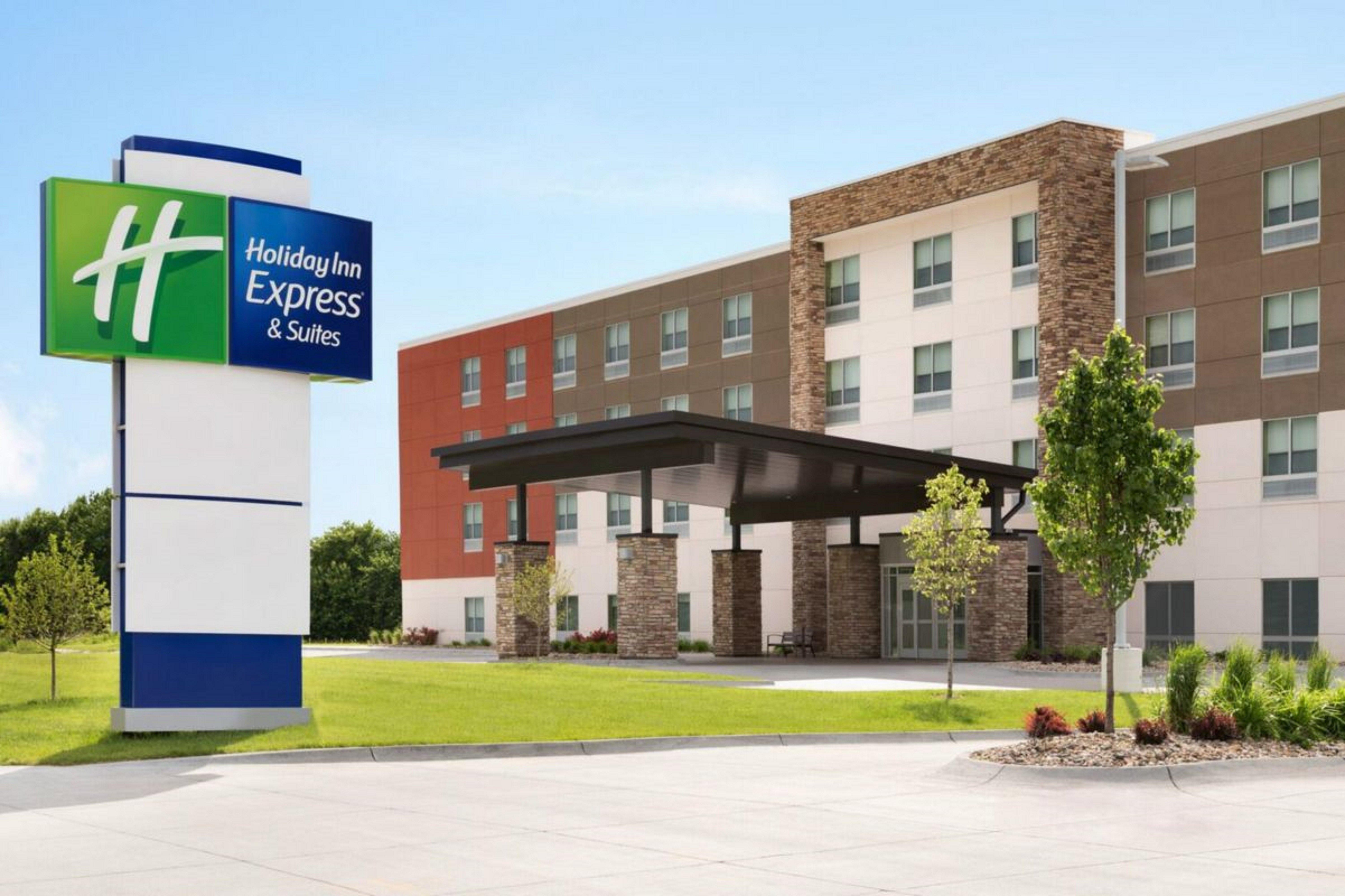 Holiday Inn Express & Suites - Marion By Ihg Buitenkant foto